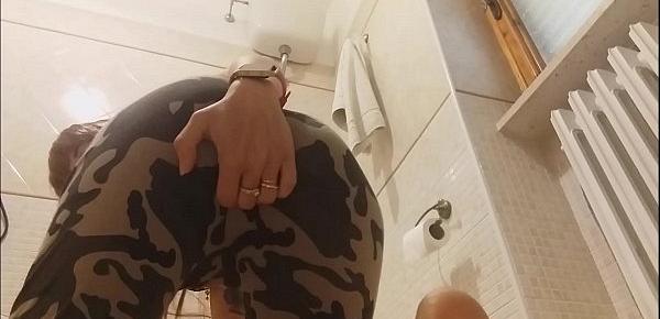  young horny mom makes a long urine in her pants. real amateur, you film with the phone